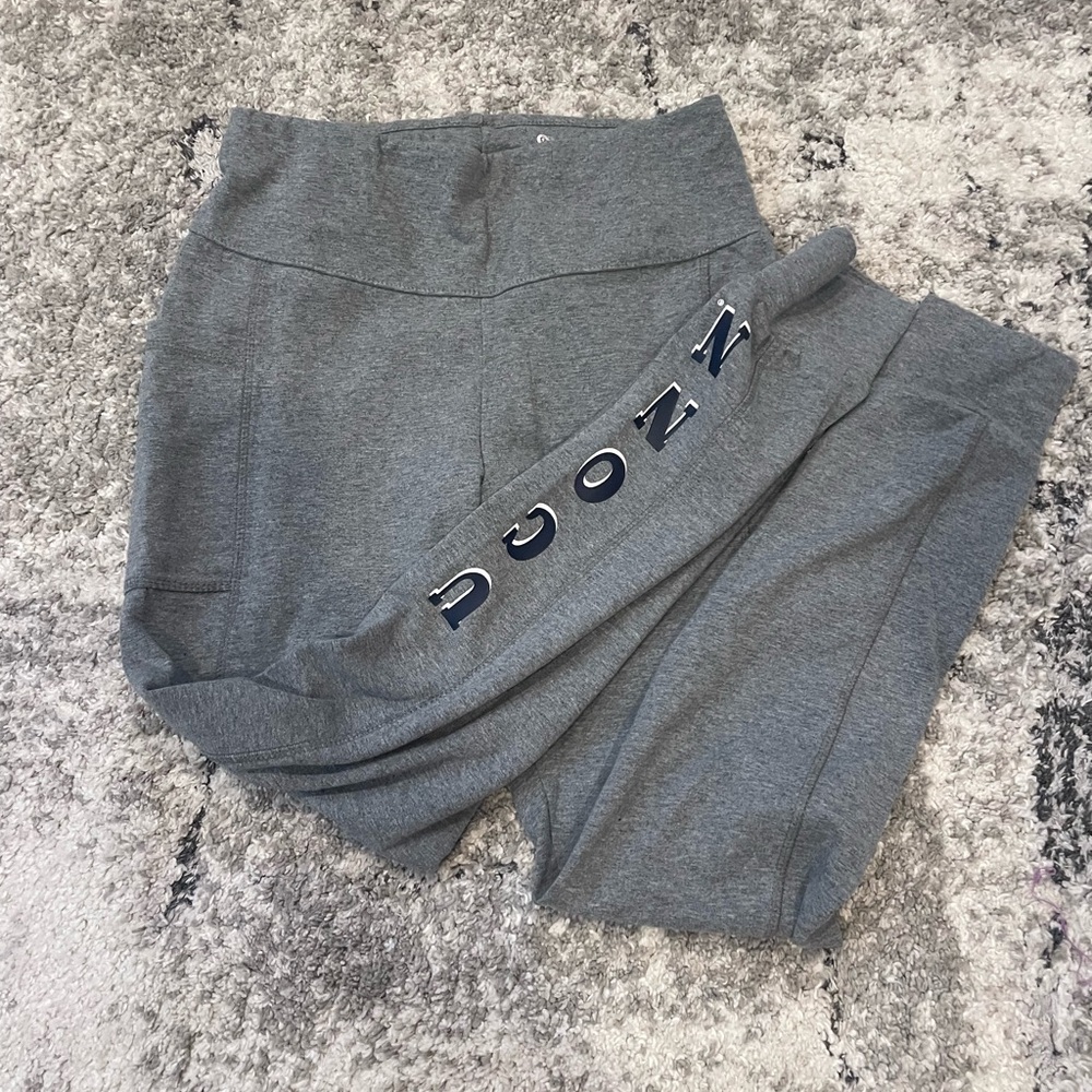 Women’s UConn Pants!